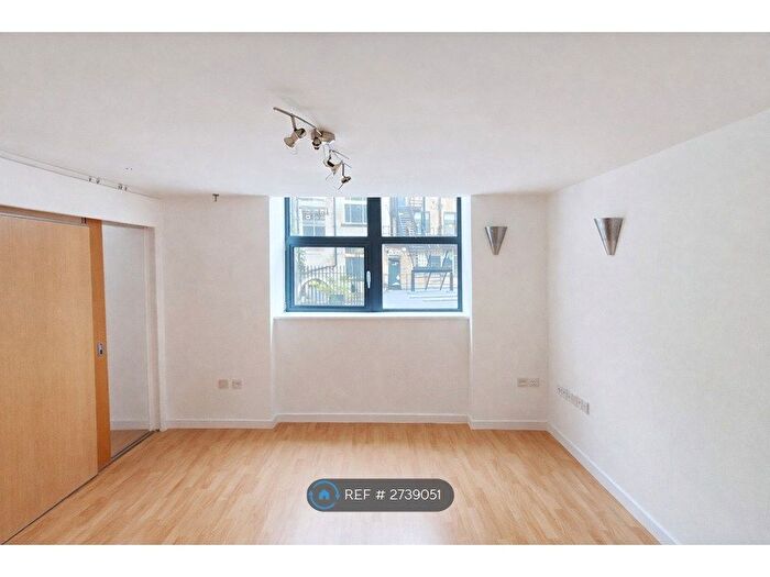 2 Bedroom Flat To Rent In Landmark House, Bradford, BD1