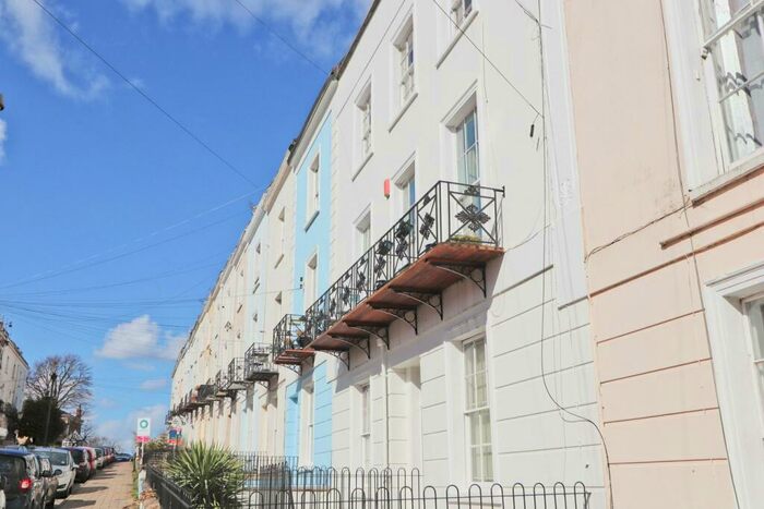 3 Bedroom Maisonette To Rent In Southleigh Road, Clifton, Bristol, BS8