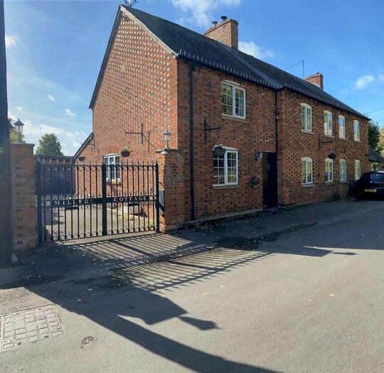 4 Bedroom Semi-Detached House To Rent In Church Lane, Wendlebury, OX25