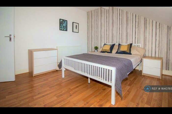 2 Bedroom Flat To Rent In Briar Road, Sheffield, S7