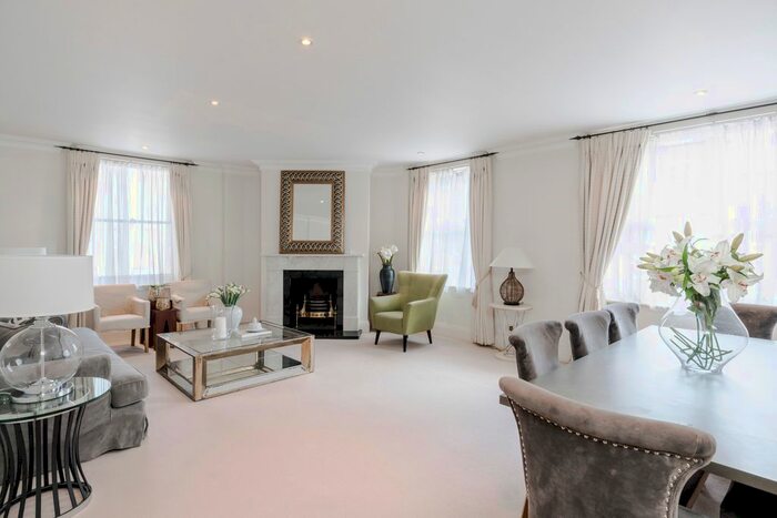 3 Bedroom Flat To Rent In Bryanston Square, London, W1H