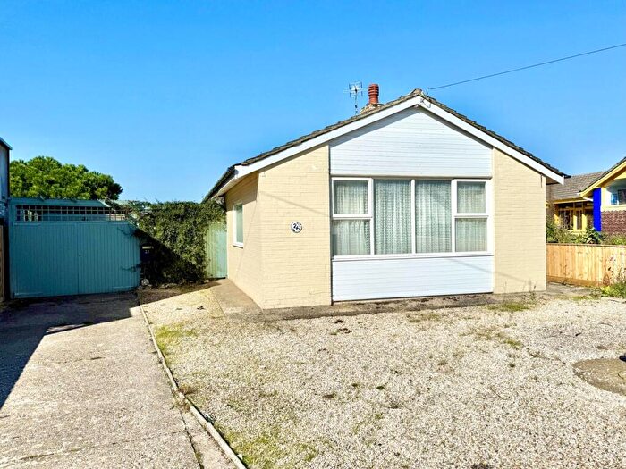 2 Bedroom Detached Bungalow For Sale In Falcon Drive, Mudeford, BH23