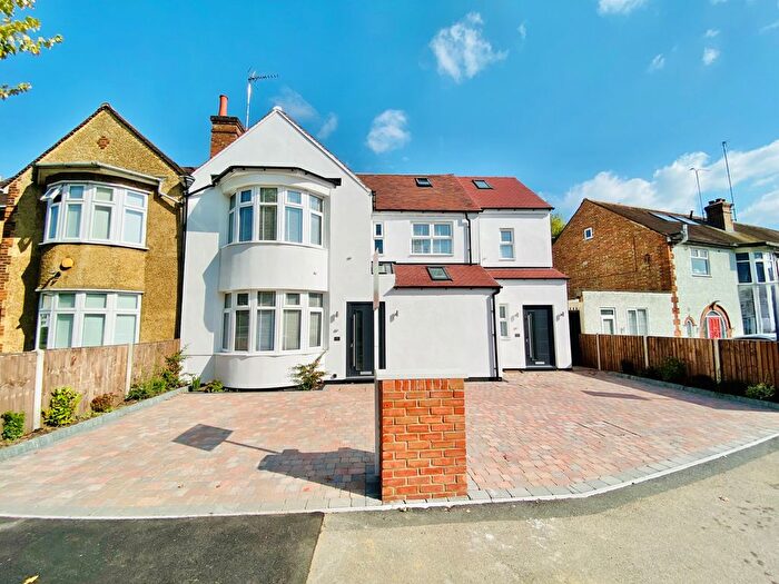 1 Bedroom Terraced House For Sale In Netherlands Road, New Barnet, EN5
