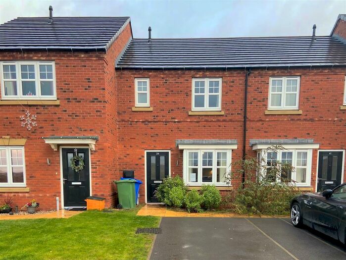 2 Bedroom Town House To Rent In Brinsley Way, Harworth, Doncaster, DN11