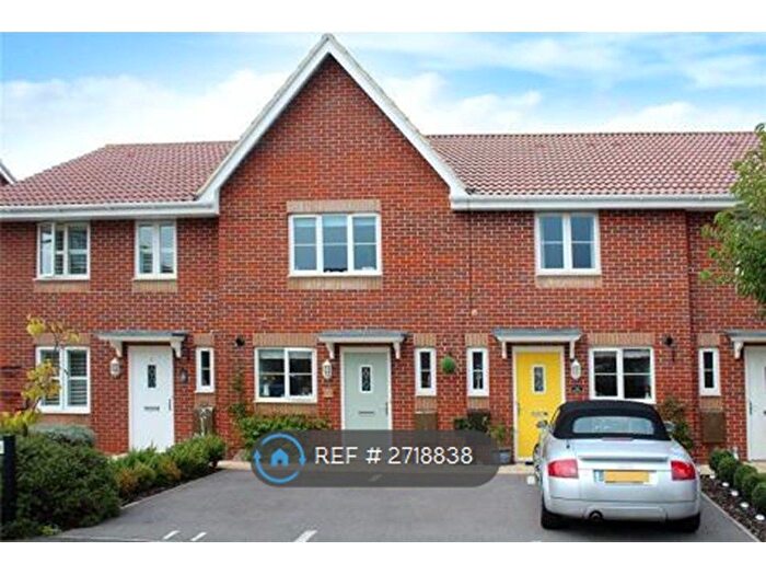 2 Bedroom Terraced House To Rent In Butts Mead, Littlehampton, BN17