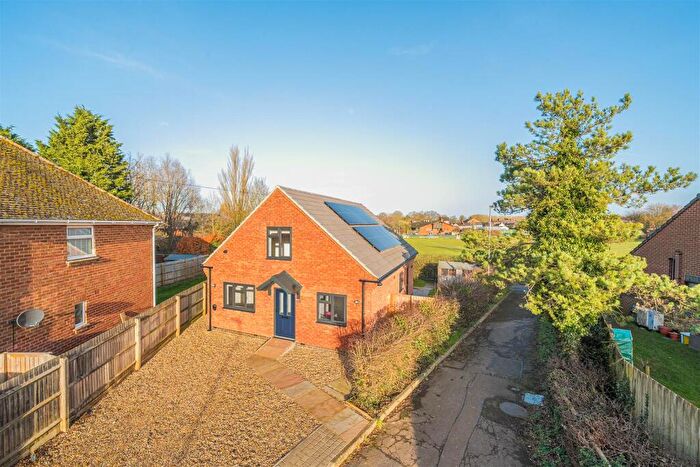 4 Bedroom Detached House For Sale In Plank Houses, Towcester, NN12