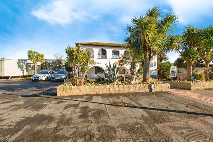 1 Bedroom Flat For Sale In Welcome Family Holiday Park, Warren Road, Dawlish Warren, Dawlish, EX7
