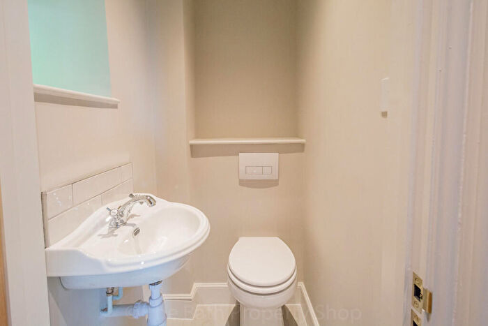 2 Bedroom Detached House To Rent In Bathwick Hill, Bath, BA2