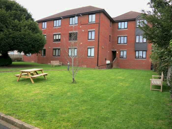 1 Bedroom Flat To Rent In Hook Road, Surbiton, KT6