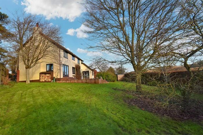 4 Bedroom Detached House For Sale In Shillingford Abbot, Exeter, EX2