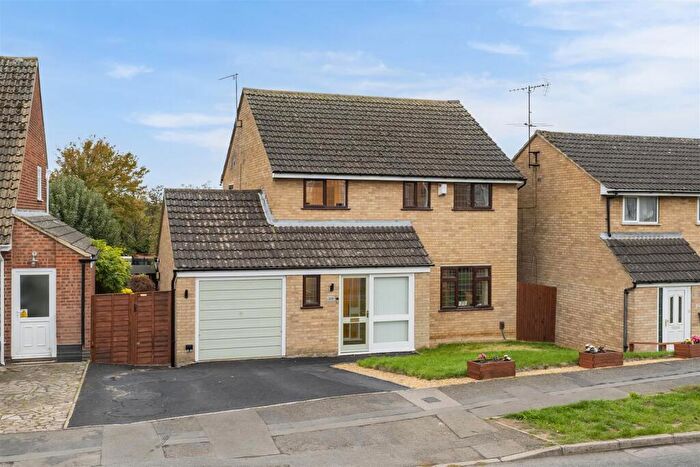 4 Bedroom Detached House For Sale In St. Johns Road, Kettering, NN15