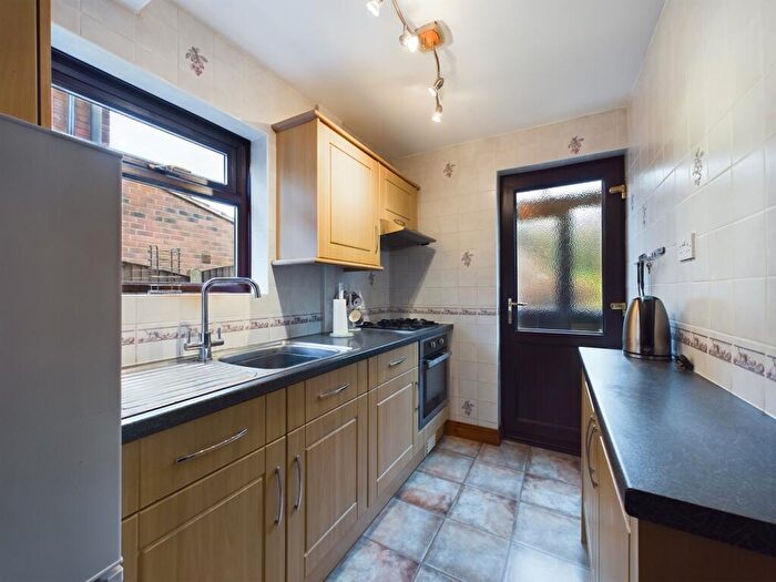 3 Bedroom Semi-Detached House For Sale In West Bank Road, Allestree, DE22