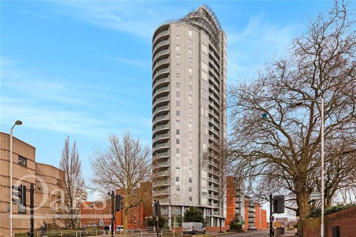 1 Bedroom Apartment To Rent In Altyre Road, East Croydon, CR0