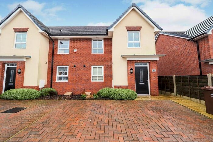 3 Bedroom Semi-Detached House To Rent In Rayleigh Close, Radcliffe, Manchester, M26