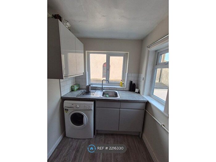 1 Bedroom Flat To Rent In Knowle Road, Bristol, BS4