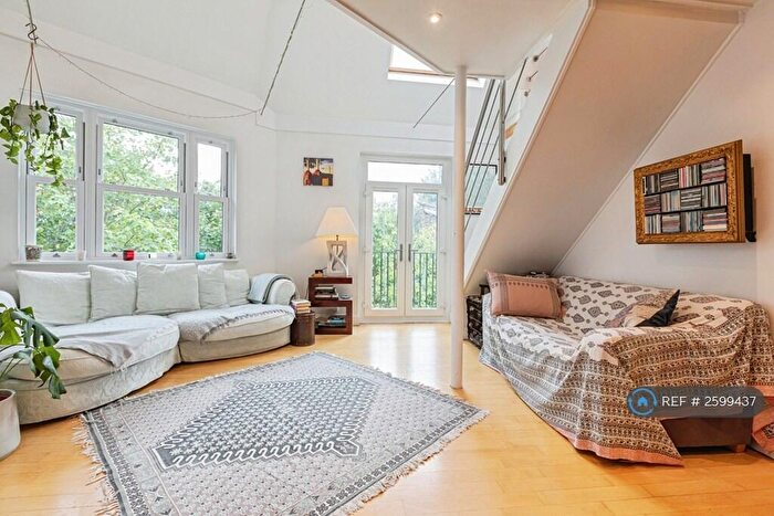 2 Bedroom Flat To Rent In Dalston Lane, London, E8