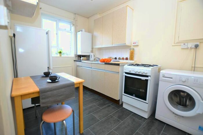 3 Bedroom Maisonette To Rent In Hamilton Park, Highbury, London, N5