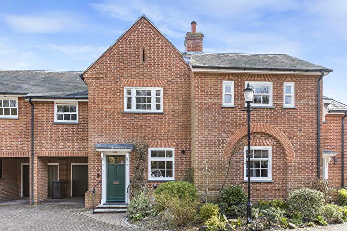 3 Bedroom Terraced House For Sale In Mimram Place, Welwyn, AL6