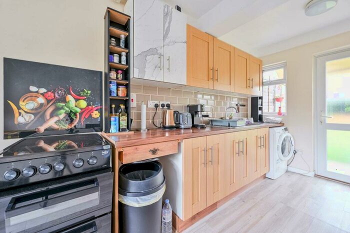 3 Bedroom House To Rent In Eltham Green Road, Kidbrooke, London, SE9