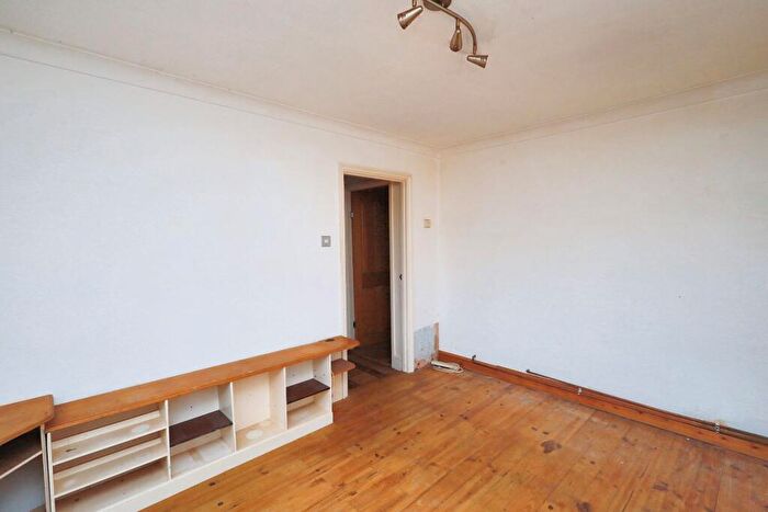 1 Bedroom Flat For Sale In Moorfield, Harlow, Essex, CM18
