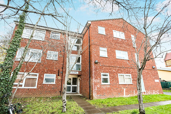 2 Bedroom Flat To Rent In Elsinore Road, London, SE23