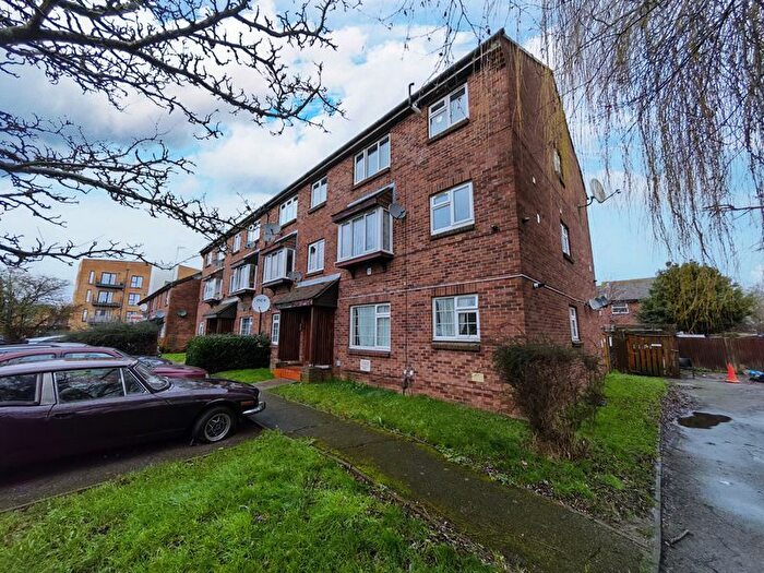 1 Bedroom Flat For Sale In Nimrod Close, Northolt, UB5