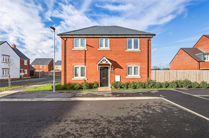 3 Bedroom Detached House For Sale In Howard Close, Wilstead, Bedfordshire, MK45