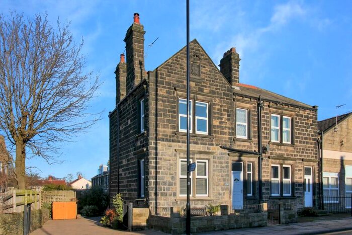 3 Bedroom End Of Terrace House To Rent In Kirk Lane, Yeadon, Leeds, LS19