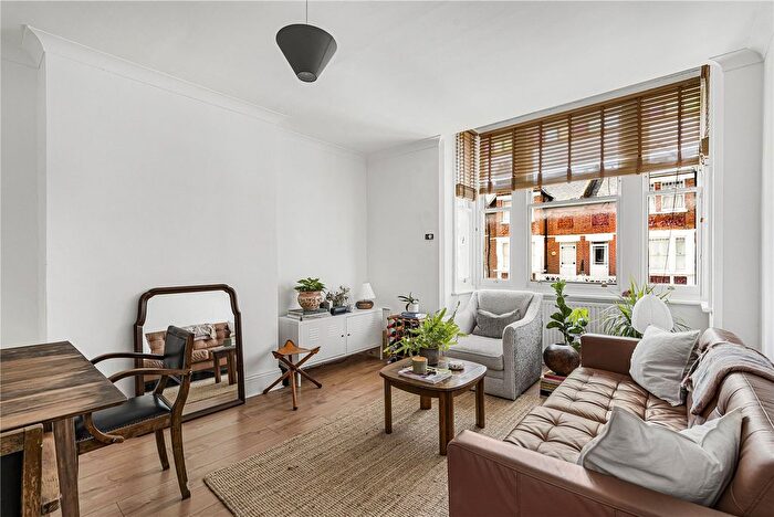 2 Bedroom Flat For Sale In Carmalt Gardens, Putney, SW15