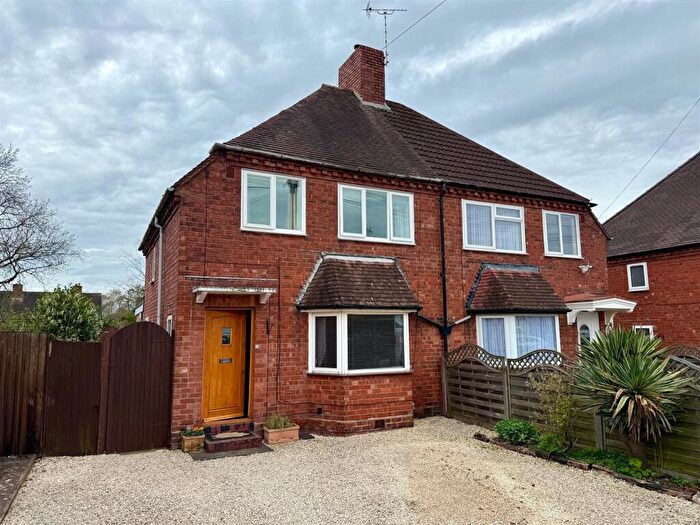 4 Bedroom Semi Detached House For Sale In Cranmore Road, Shirley, Solihull, B90
