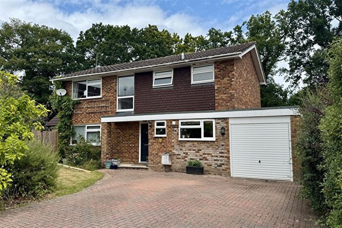 4 Bedroom Detached House For Sale In Yewens, Chiddingfold, Godalming, GU8