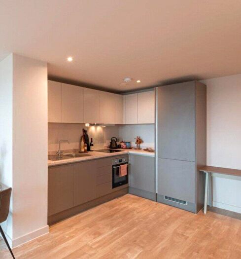 Studio To Rent In , London, N1