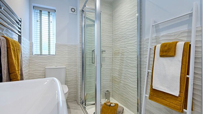 3 Bedroom Detached House For Sale In Manor Dr, Peterborough, PE4