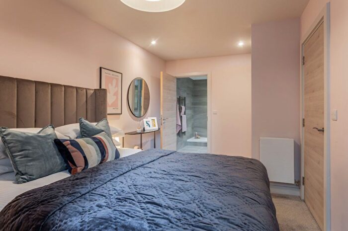 1 Bedroom Flat To Rent In New York Square, Quarry Hill, Leeds, LS2