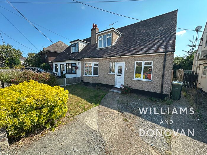 3 Bedroom Chalet To Rent In Lingfield Drive, Rochford, Essex, SS4