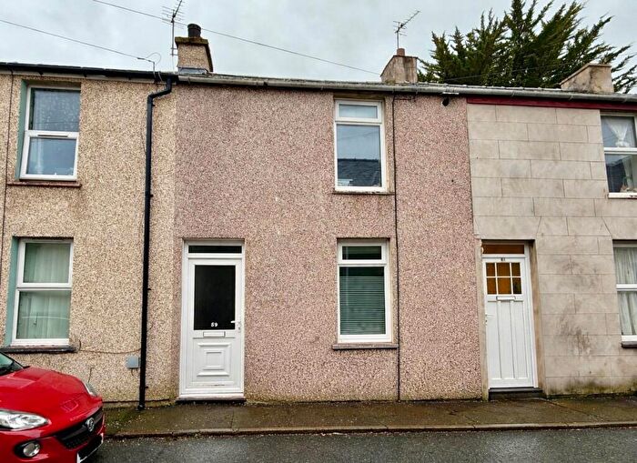 3 Bedroom House For Sale In Hill Street, Bangor, LL57