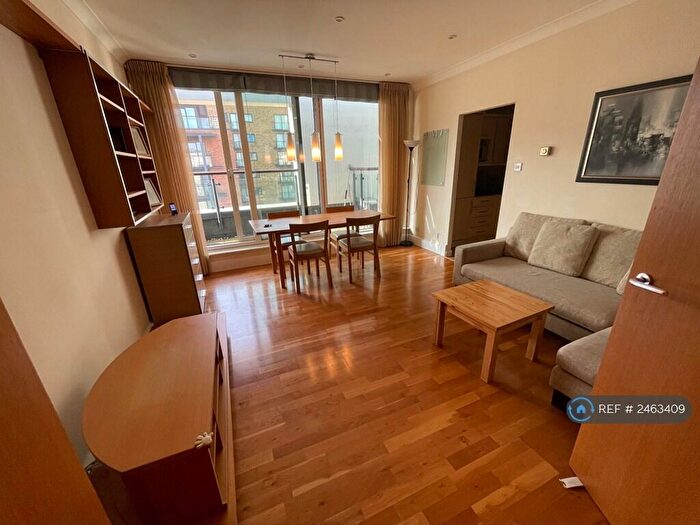 2 Bedroom Penthouse To Rent In Boardwalk Place, London, E14