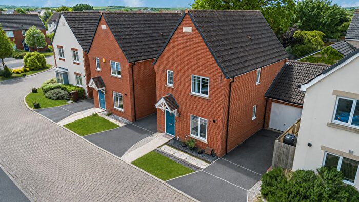 3 Bedroom Detached House For Sale In Mistletoe Mews, Didcot, OX11