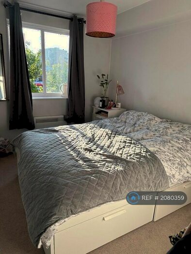 1 Bedroom Flat To Rent In Armoury Road, London, SE8