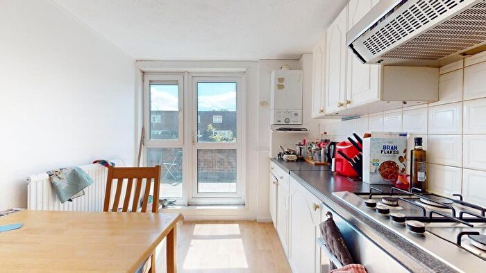 2 Bedroom Maisonette To Rent In Salisbury Walk, Archway, N19