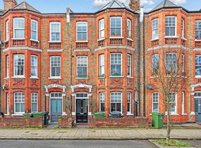 2 Bedroom Flat To Rent In Morat Road, Oval, SW9