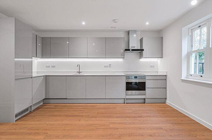 2 Bedroom Flat To Rent In Woodcote Reservoir, Smitham Bottom Lane, West Purley, CR8