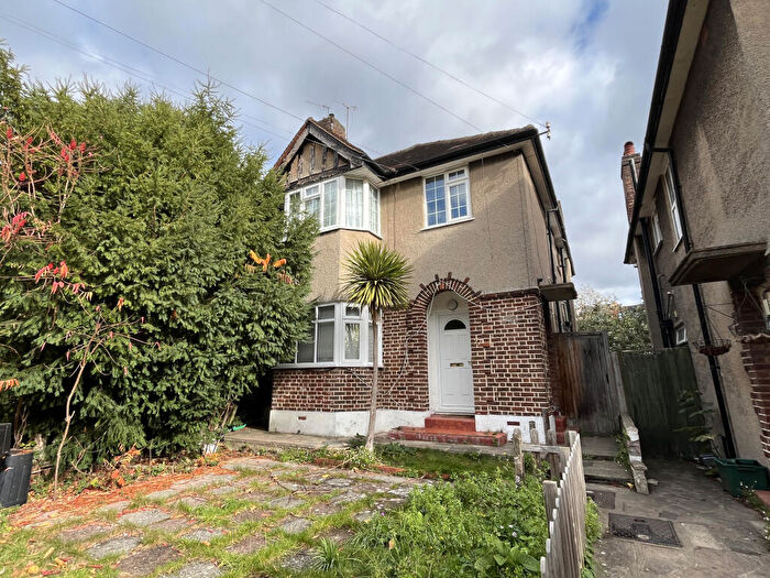 2 Bedroom Flat For Sale In Ethelbert Close, Bromley, Kent, BR1