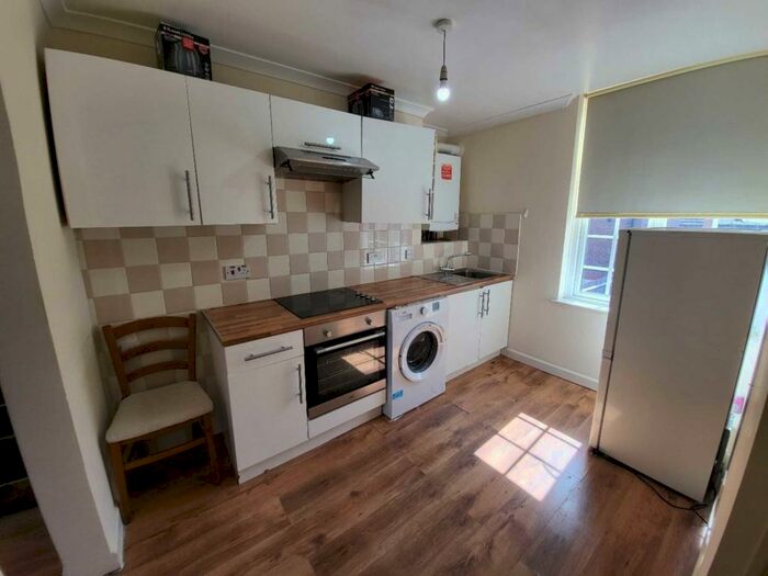1 Bedroom Flat To Rent In Wellington Street, Luton, LU1