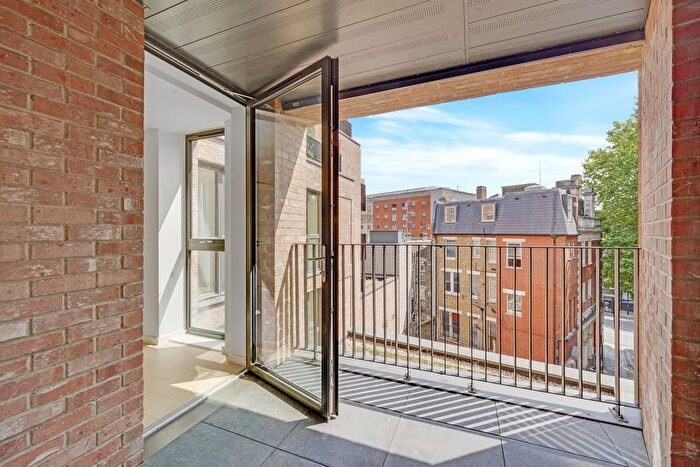 2 Bedroom Flat To Rent In Bayford Street, London, E8