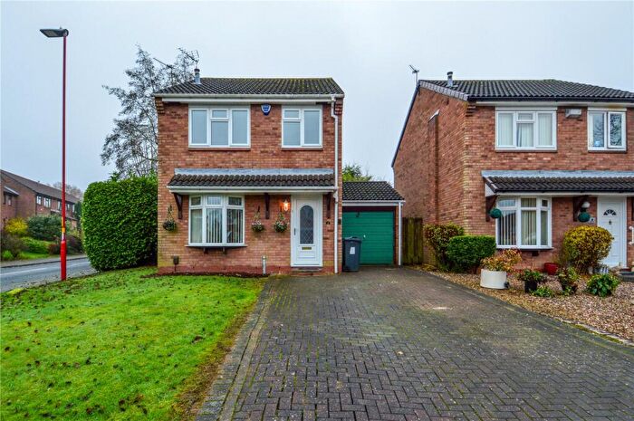 3 Bedroom Detached House To Rent In Raybon Croft, Rednal, Birmingham, West Midlands, B45