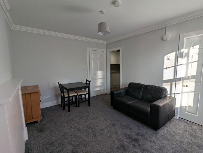 1 Bedroom Flat To Rent In Pleasance, Edinburgh, EH8