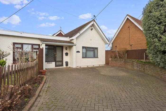 2 Bedroom Bungalow To Rent In Abbots Court Road, Hoo, ME3