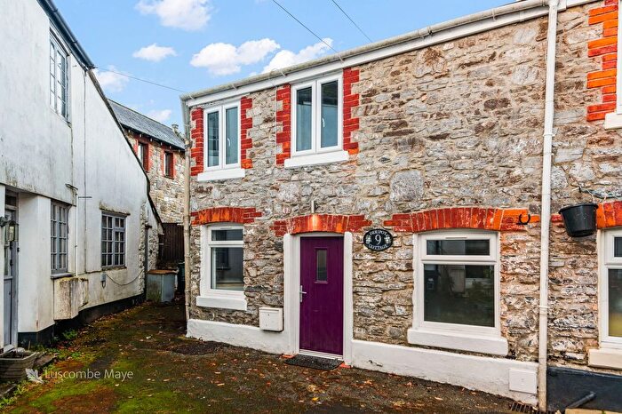 2 Bedroom End Of Terrace House For Sale In Fore Street, Buckfastleigh, TQ11