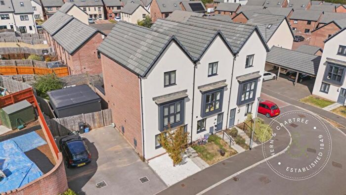 3 Bedroom Town House For Sale In Stryd Boyd, Old St. Mellons, Cardiff, CF3